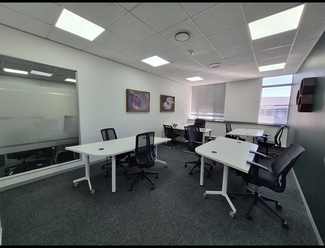 53M² SERVICED OFFICE TO LET IN SANDTON CENTRAL